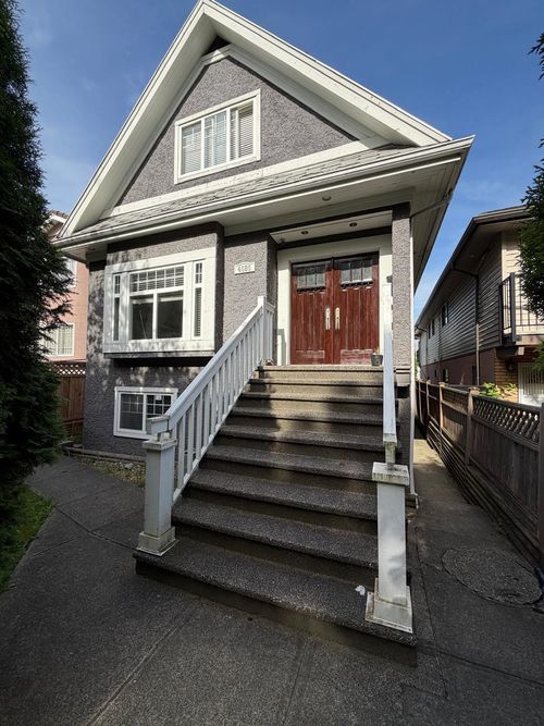 4585 Commercial St, Vancouver, BC, V5N4G8 | Card Image