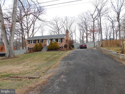 8428 Aubrey Dr, MANASSAS, VA, 20111-2133 | Card Image