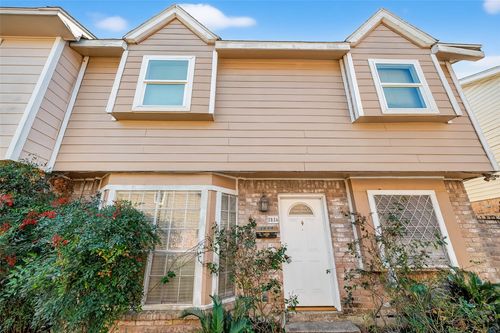 3834 Willow Springs Ln, Houston, TX, 77080-1543 | Card Image