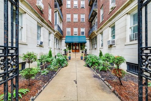 apt-44-24 E Liberty St, Savannah, GA, 31401-3967 | Card Image