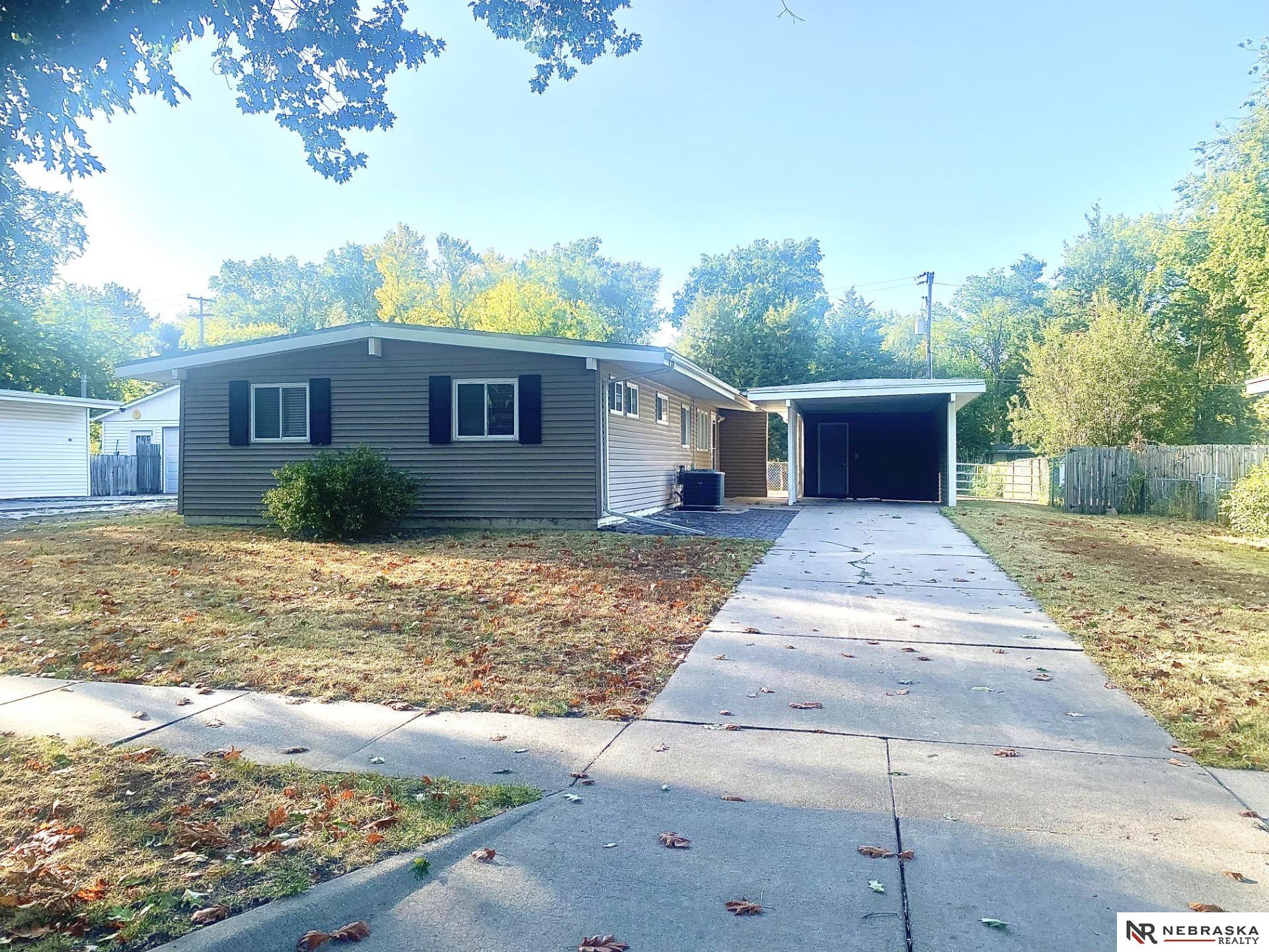 Eldora Ln, Lincoln, NE 68505