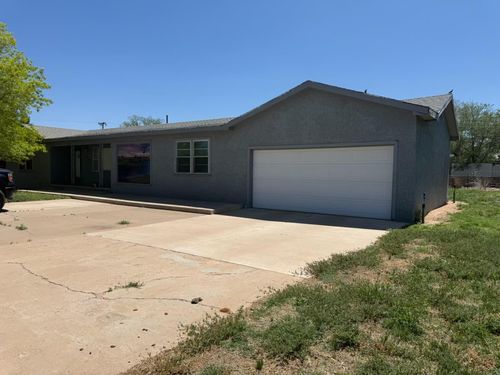107 Avenue G, Farwell, TX, 79325-5638 | Card Image