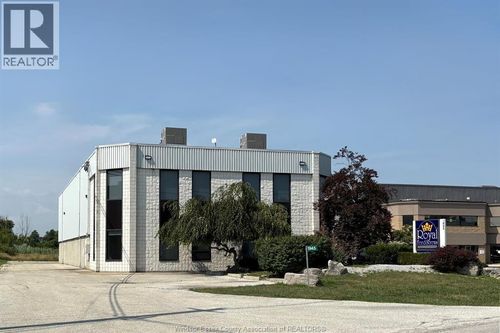 1945 Blackacre Dr, Oldcastle, ON, N0R1L0 | Card Image