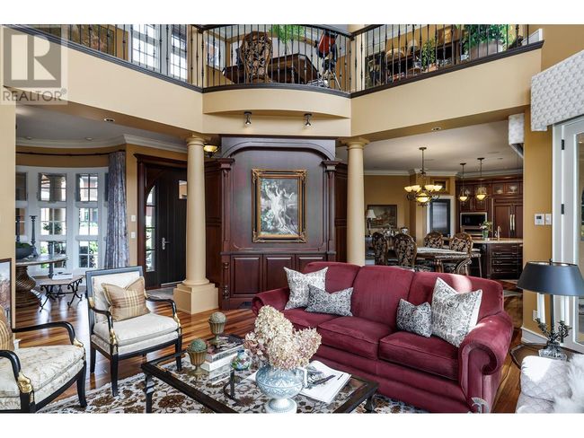 983 Westpoint Dr, House other with 4 bedrooms, 6 bathrooms and 2 parking in Kelowna BC | Image 6