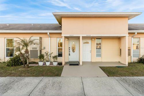 3037 Club Cir, LAKESHORE, FL, 33854-1227 | Card Image