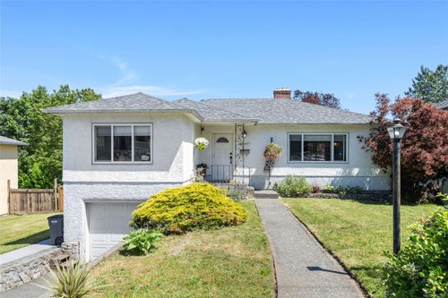4147 Hawkes Ave, Victoria, BC, V8Z3Y9 | Card Image