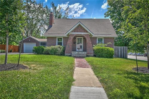 5833 Monrovia St, Shawnee, KS, 66216-1913 | Card Image