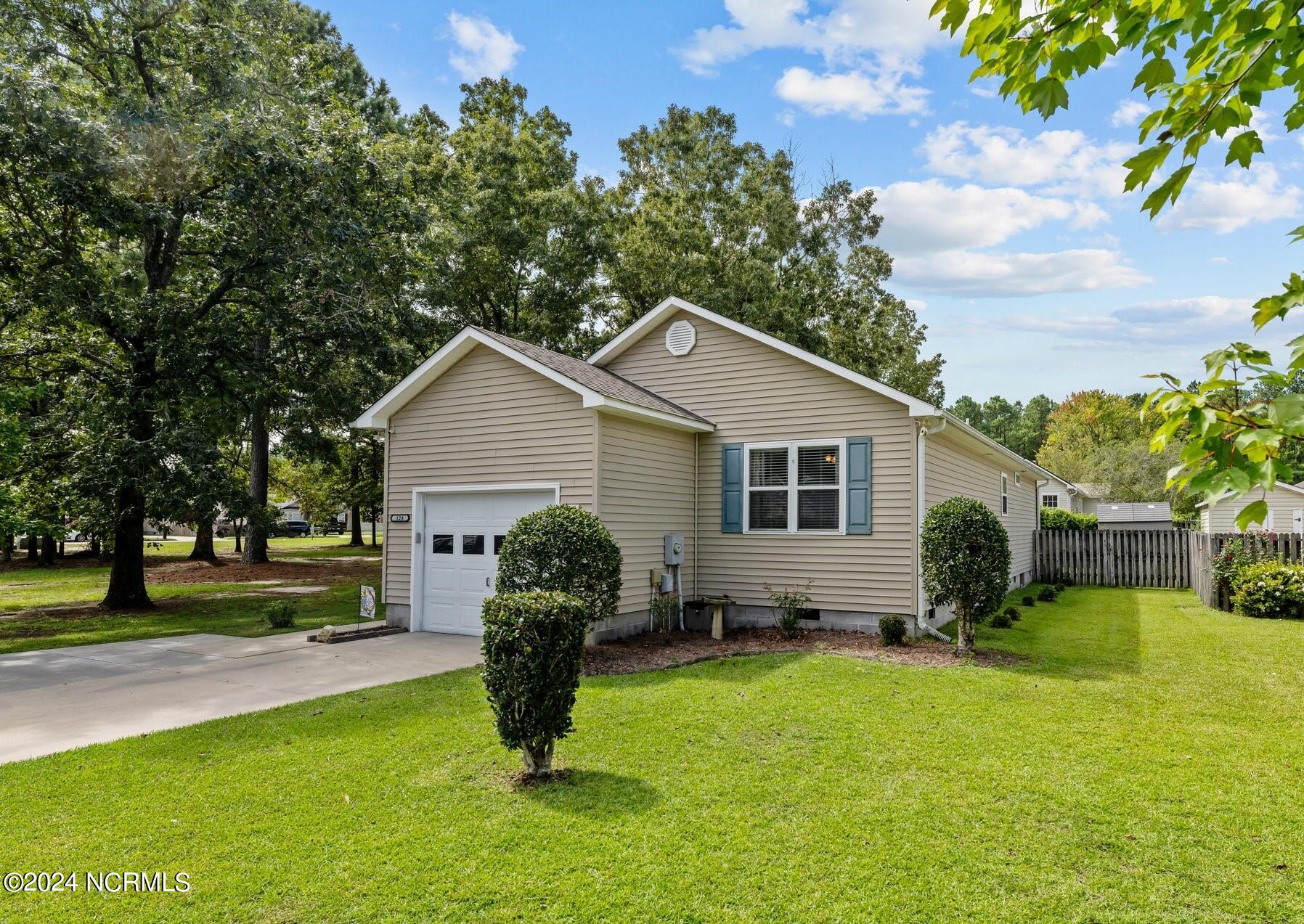 Buckskin Dr, New Bern, NC 28562