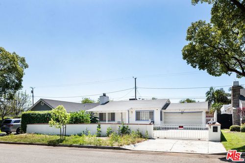 711 N Priscilla Ln, Burbank, CA, 91505-3139 | Card Image