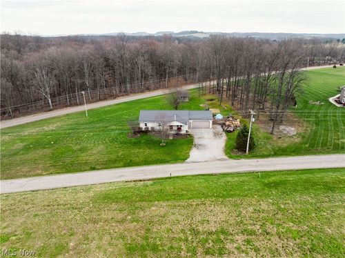 8721 Camp Rd Nw, Dundee, OH, 44624-8953 | Card Image