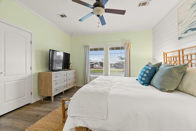 211 Cortez St, House other with 3 bedrooms, 2 bathrooms and 6 parking in Port St. Joe FL | Image 37