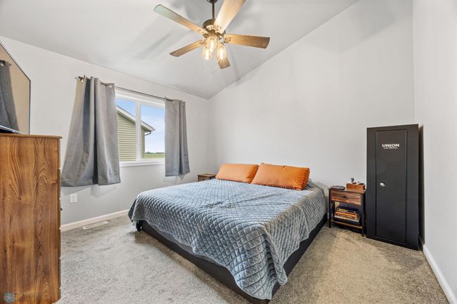 Master Bedroom | Image 11