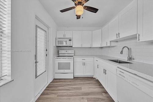 apt-317-4191 Nw 41st St, Lauderdale Lakes, FL, 33319-4801 | Card Image