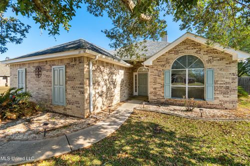 10 Apache Dr, Picayune, MS, 39466-8972 | Card Image