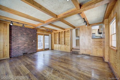 20 Oxford Blvd, Pleasant Ridge, MI, 48069-1111 | Card Image