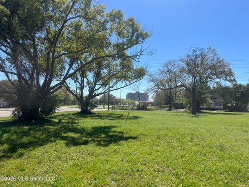 357 Caillavet St, Biloxi, MS, 39530-2047 | Card Image