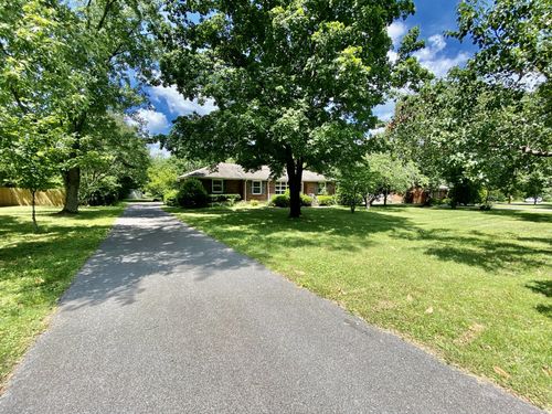 865 Bresslyn Rd, Nashville, TN, 37205-1244 | Card Image