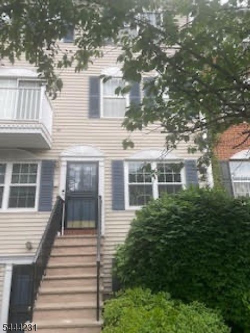 92 Callahan Ct, Newark, NJ, 07103-3154 | Card Image