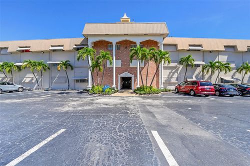 apt-311-300 Golden Isles Dr, Hallandale Beach, FL, 33009-5883 | Card Image