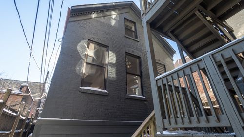 ch-1953 W Dickens Ave, Chicago, IL, 60614-8360 | Card Image