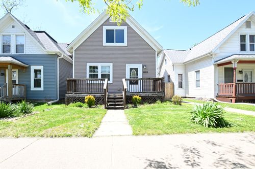 1322 J St Sw, Cedar Rapids, IA, 52404-2826 | Card Image