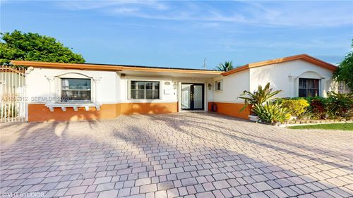 3920 Nw 36th Ave, Lauderdale Lakes, FL, 33309-4802 | Card Image