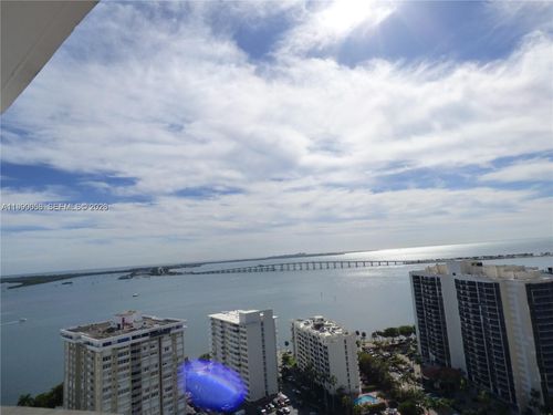 2504-185 Se 14th Ter, Miami, FL, 33131 | Card Image