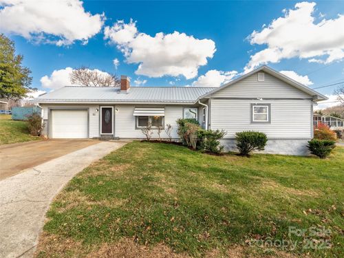 82 Morgan St, Canton, NC, 28716-3522 | Card Image