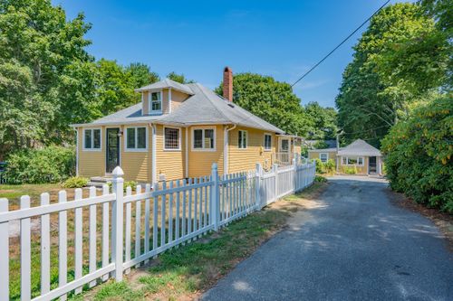 100 River Rd, Marstons Mills, MA, 02648-1779 | Card Image