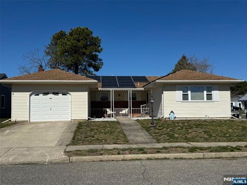 1 Ashcroft Ln, Toms River, NJ, 08757-6102 | Card Image