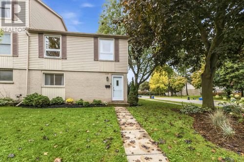 109 Mcmaster Dr, London, ON, N6K1J3 | Card Image