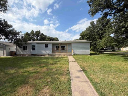 400 W 5th St, Sedgwick, KS, 67135-8741 | Card Image