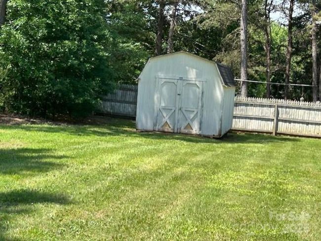 storage shed | Image 13