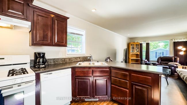 10 Bloomsbury Dr, Home with 2 bedrooms, 1 bathrooms and 2 parking in Goderich ON | Image 20