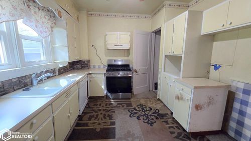 208 E Broadway, Leland, IA, 50453-7431 | Card Image