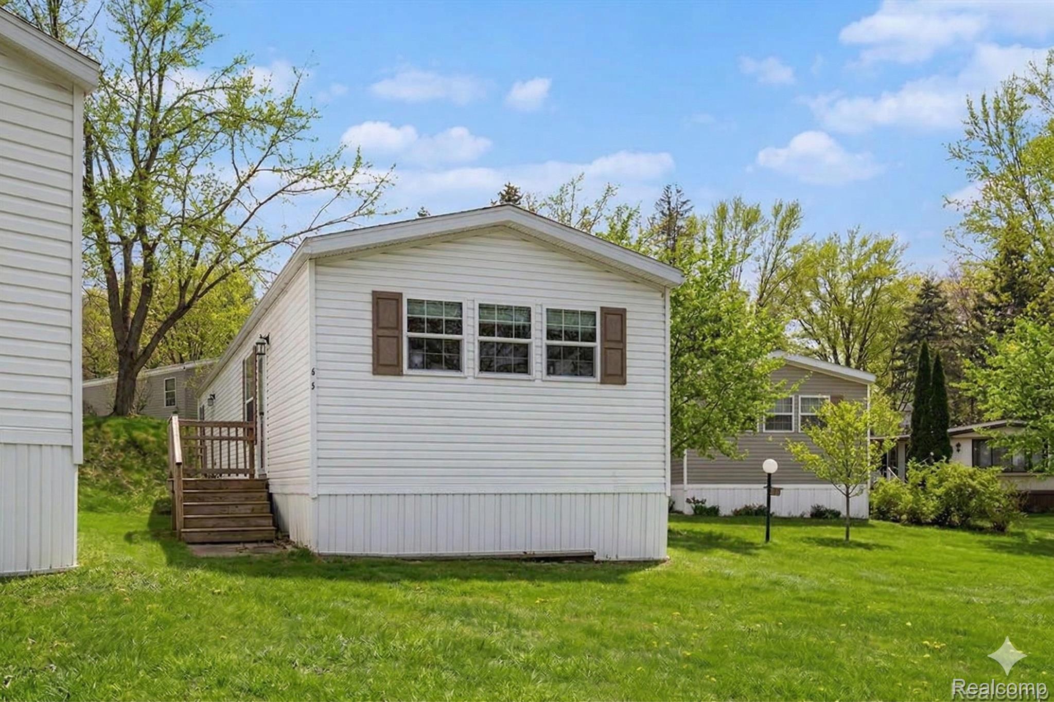 Residential in Oakland Charter Township 2