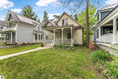 521 5th St, Traverse City, MI, 49684-2407 | Card Image