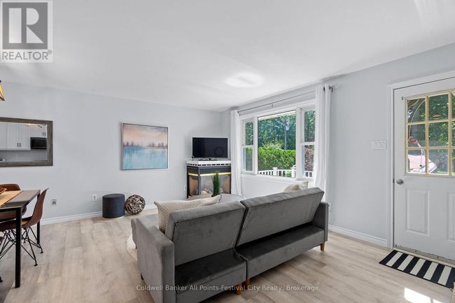 7 Andrew Cres, House other with 2 bedrooms, 1 bathrooms and 6 parking in Goderich ON | Image 7