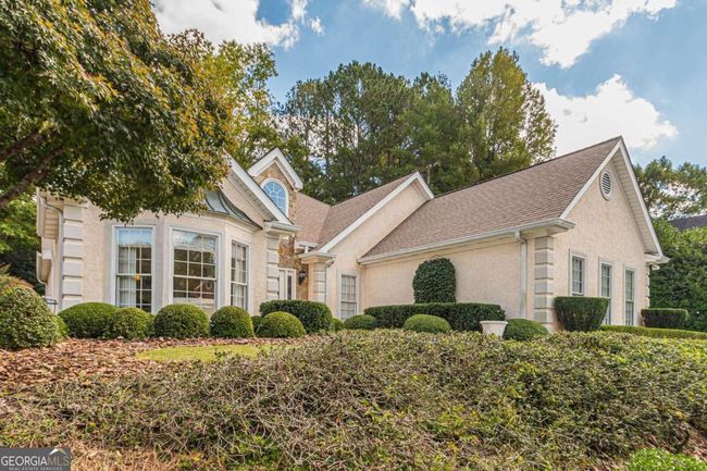 5700 Grove Point Rd, House other with 3 bedrooms, 3 bathrooms and 2 parking in Johns Creek GA | Image 4