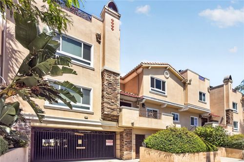 12645 Oxnard, Los Angeles, CA, 91606 | Card Image