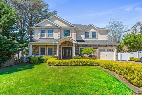 39 Coolidge Ave, Roslyn Heights, NY, 11577-2001 | Card Image