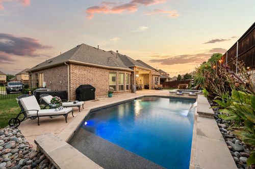 2217 Glasgow Dr, Trophy Club, TX, 76262-5492 | Card Image
