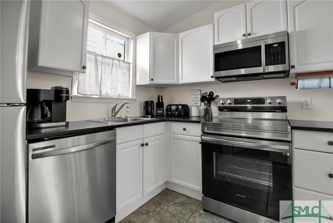 621 E Broad St, House other with 2 bedrooms, 1 bathrooms and null parking in Savannah GA | Image 19