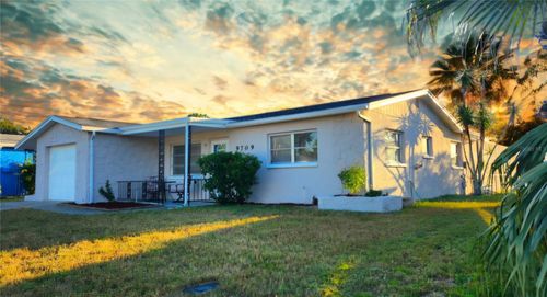 9709 Lakeside Ln, PORT RICHEY, FL, 34668-4115 | Card Image