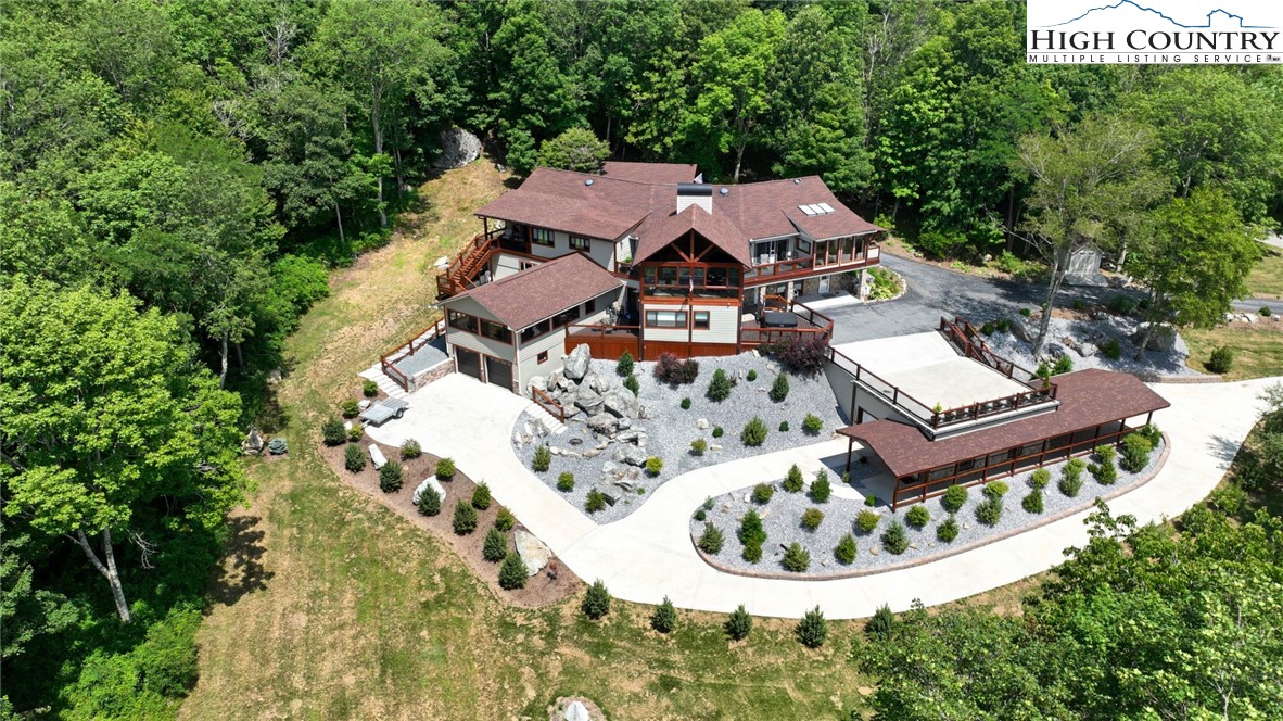 Dunvegan Rd, Banner Elk, NC 28604