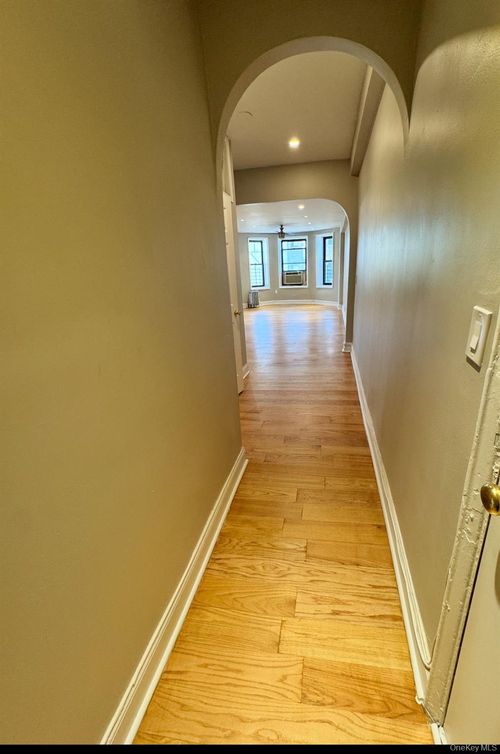 apt-602-754 Brady Ave, Bronx, NY, 10462-2780 | Card Image