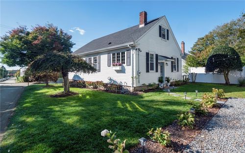 26 Vernon Ave, Newport, RI, 02840-1433 | Card Image