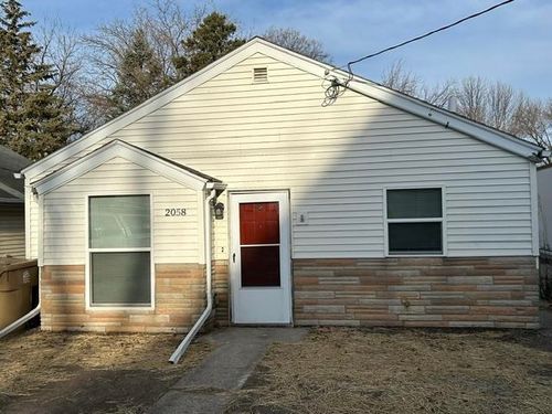 2058 Helena St, Madison, WI, 53704-5520 | Card Image