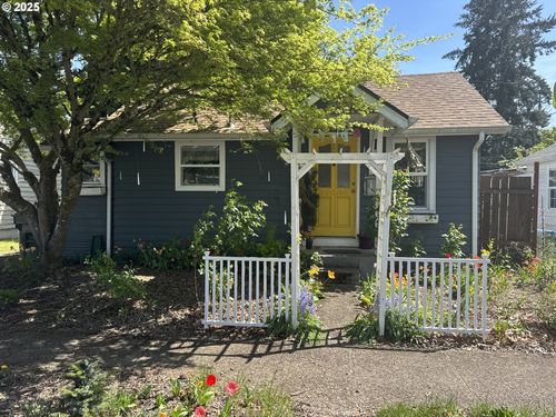 1018 7th St Nw, Salem, OR, 97304-3946 | Card Image