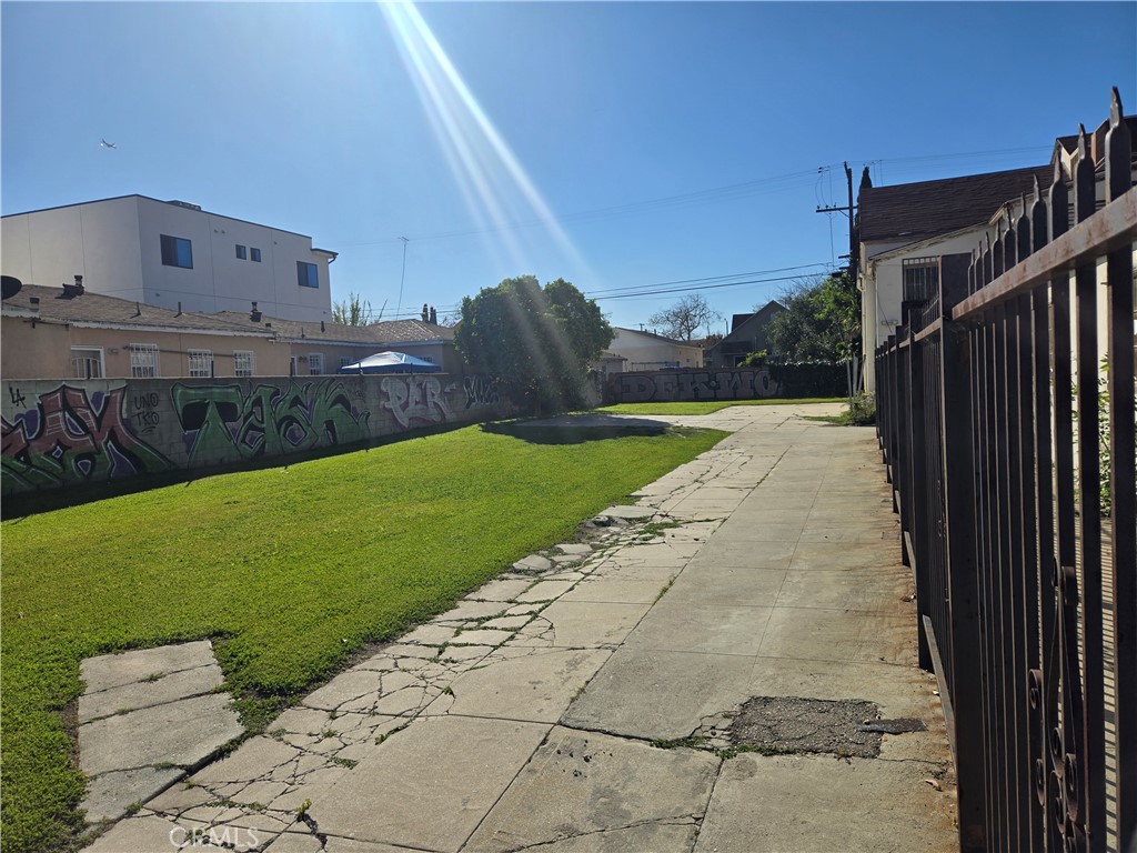 Land in Los Angeles 2
